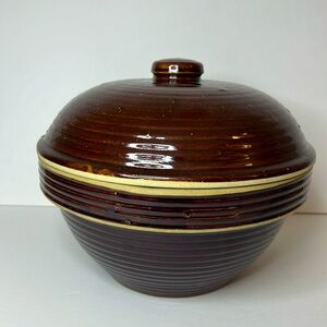 Vintage Monmouth Stoneware Ribbed Brown Pottery 9" w/ Lid Mixing Bowl Maple Leaf